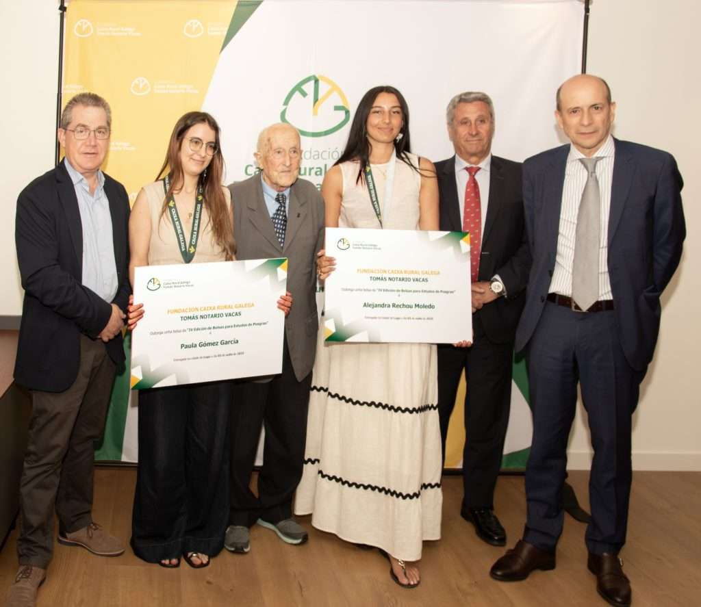 Acto de entrega da IV Edición de bolsas de estudos de posgraduado da Fundación Caixa Rural Galega Tomás Notario Vacas